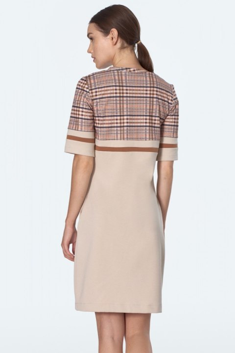 Sukienka Prosta sukienka z kieszeniami w beżową kratę S160 Beige/Krata - Nife Sukienka Prosta sukienka z kieszeniami w beżową kratę S160 Beige/Krata - Nife